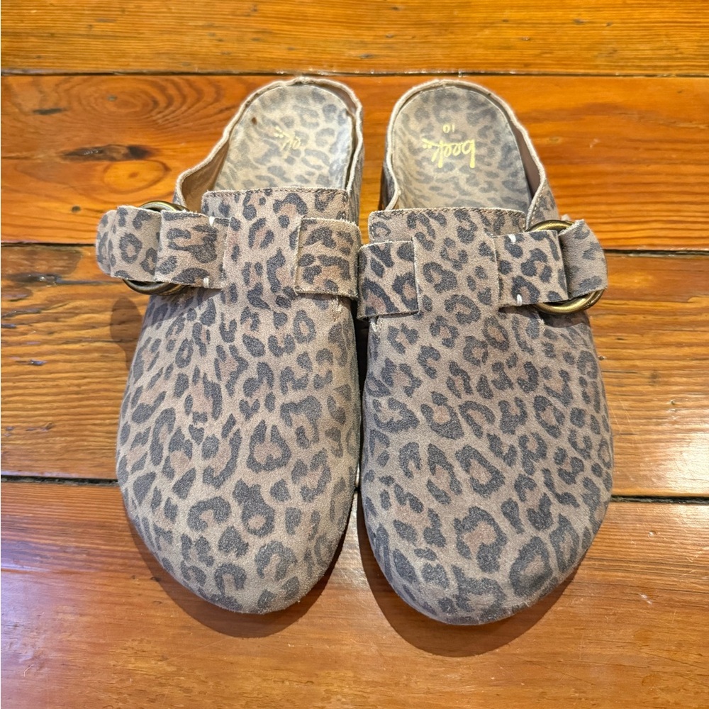 Beek Vulture mules leopard print suede Size 10